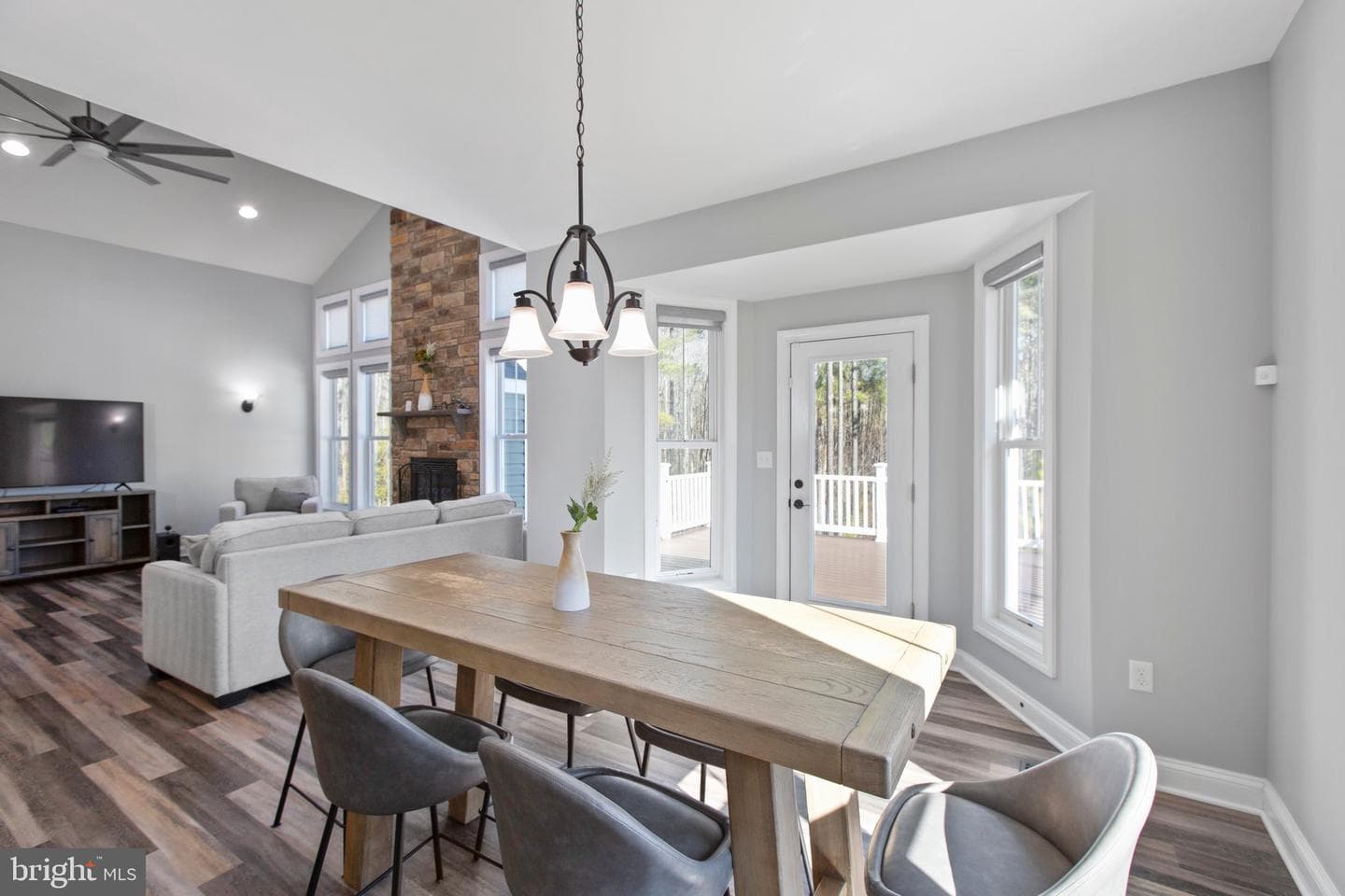 10011 Tarrington Way photo 16