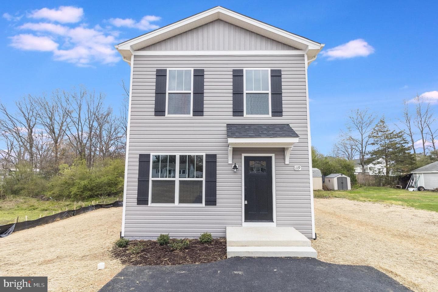 156 Mansfield Street photo 1