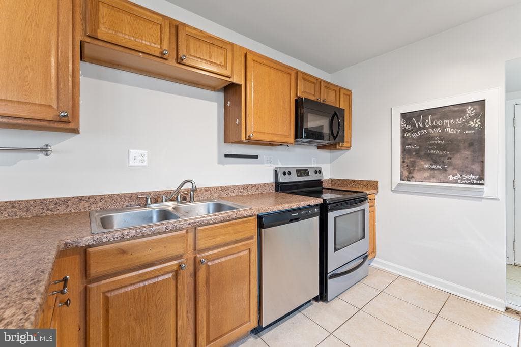 220 Mansfield Street photo 14