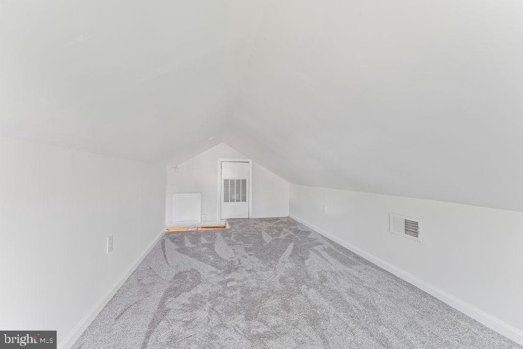 220 Mansfield Street photo 26