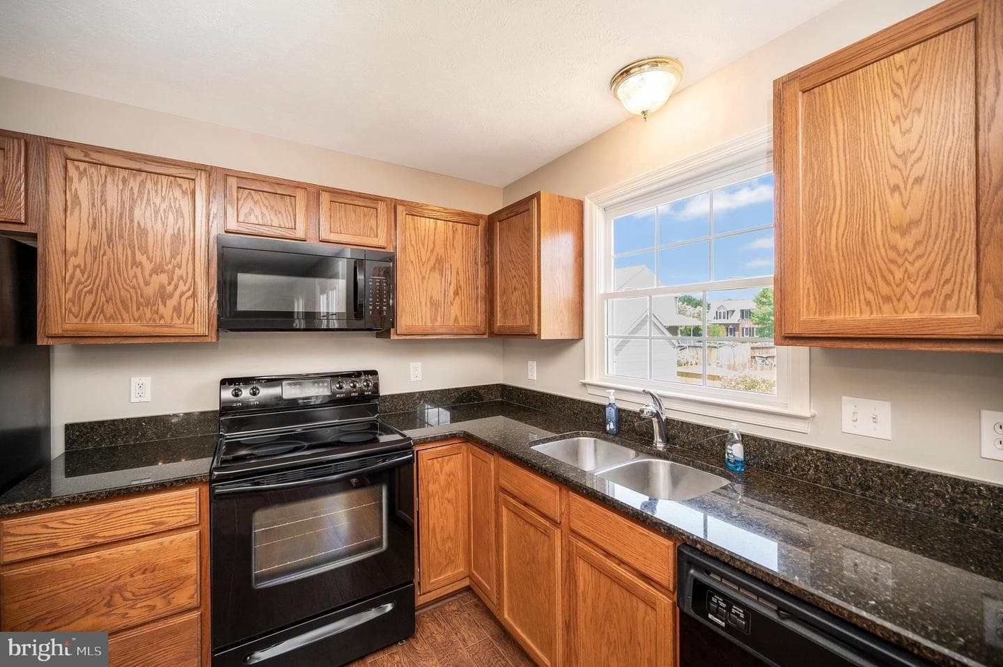 10202 Napoleon Street photo 11