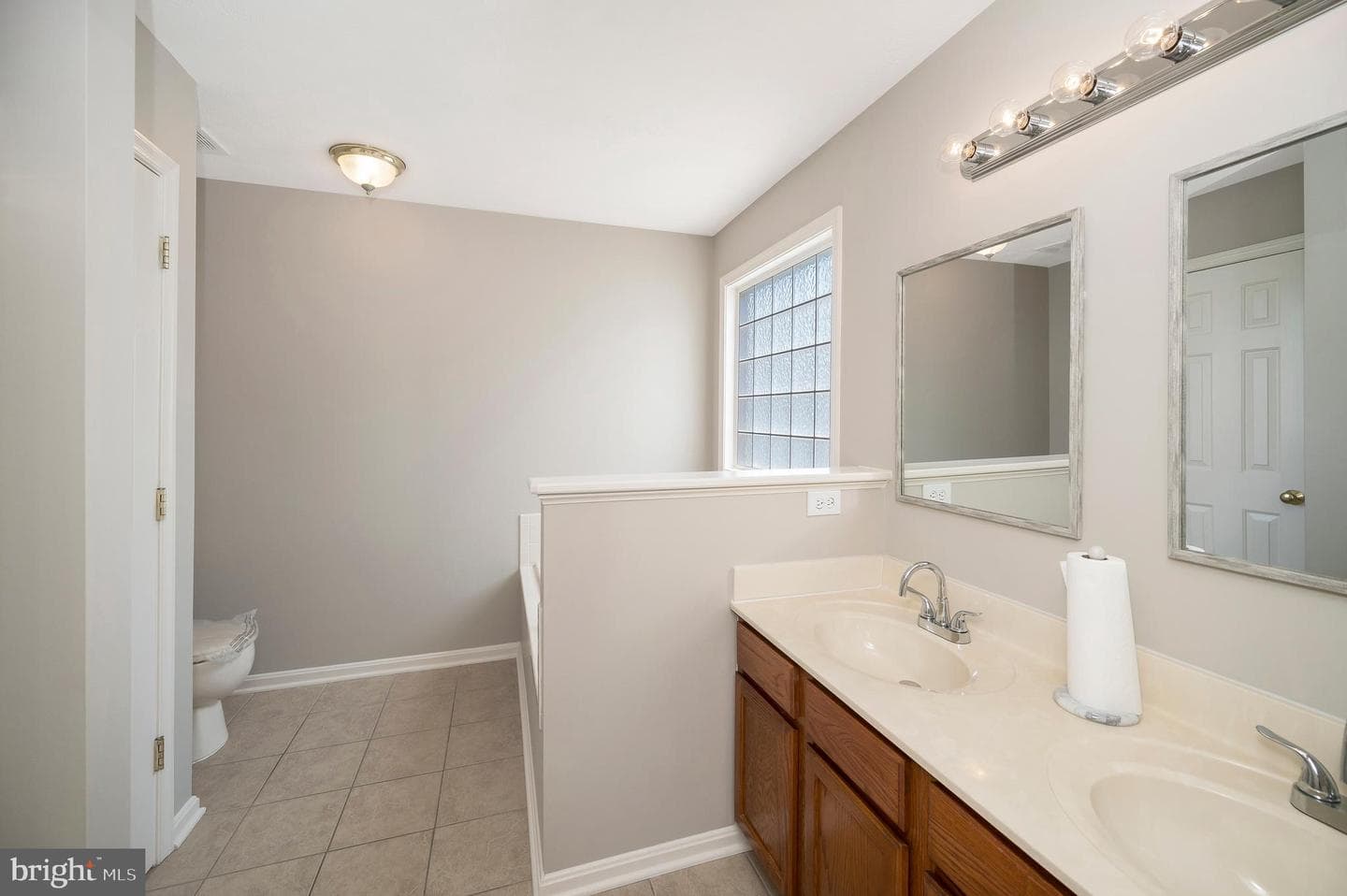 10202 Napoleon Street photo 27