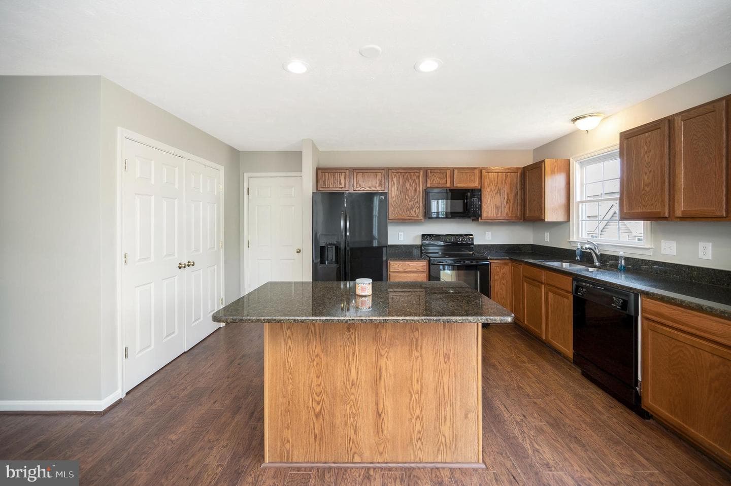 10202 Napoleon Street photo 6