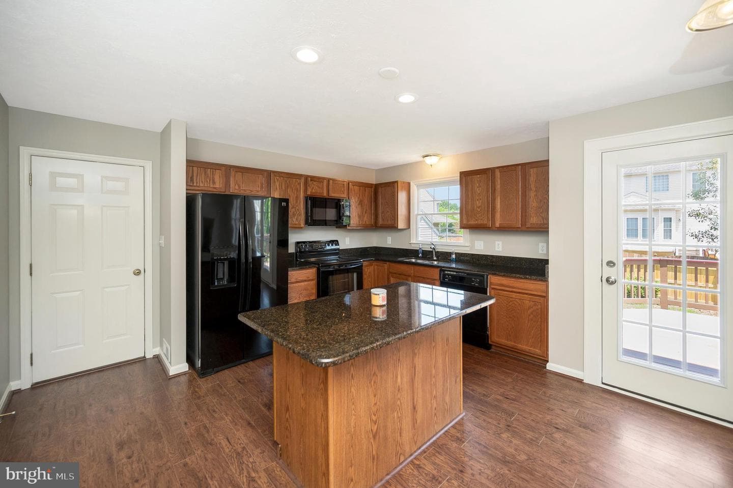 10202 Napoleon Street photo 7