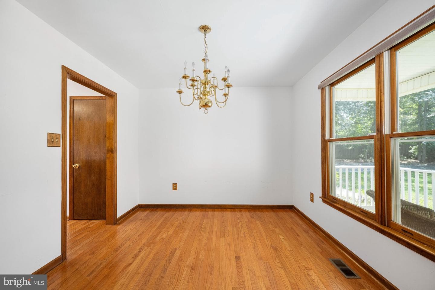 2505 Lakeside Woods Drive photo 16