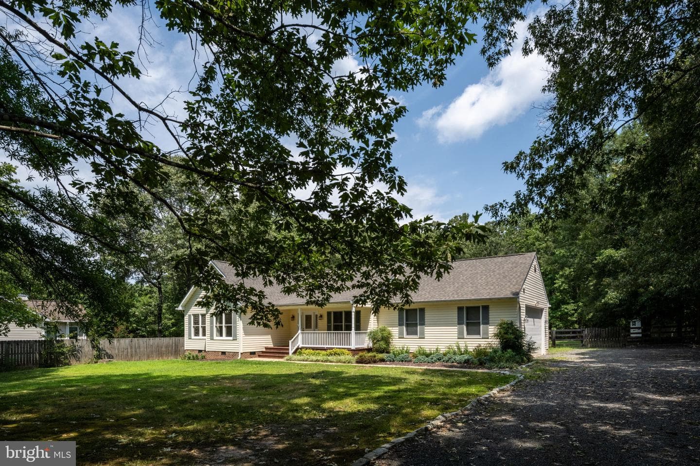 2505 Lakeside Woods Drive photo 2