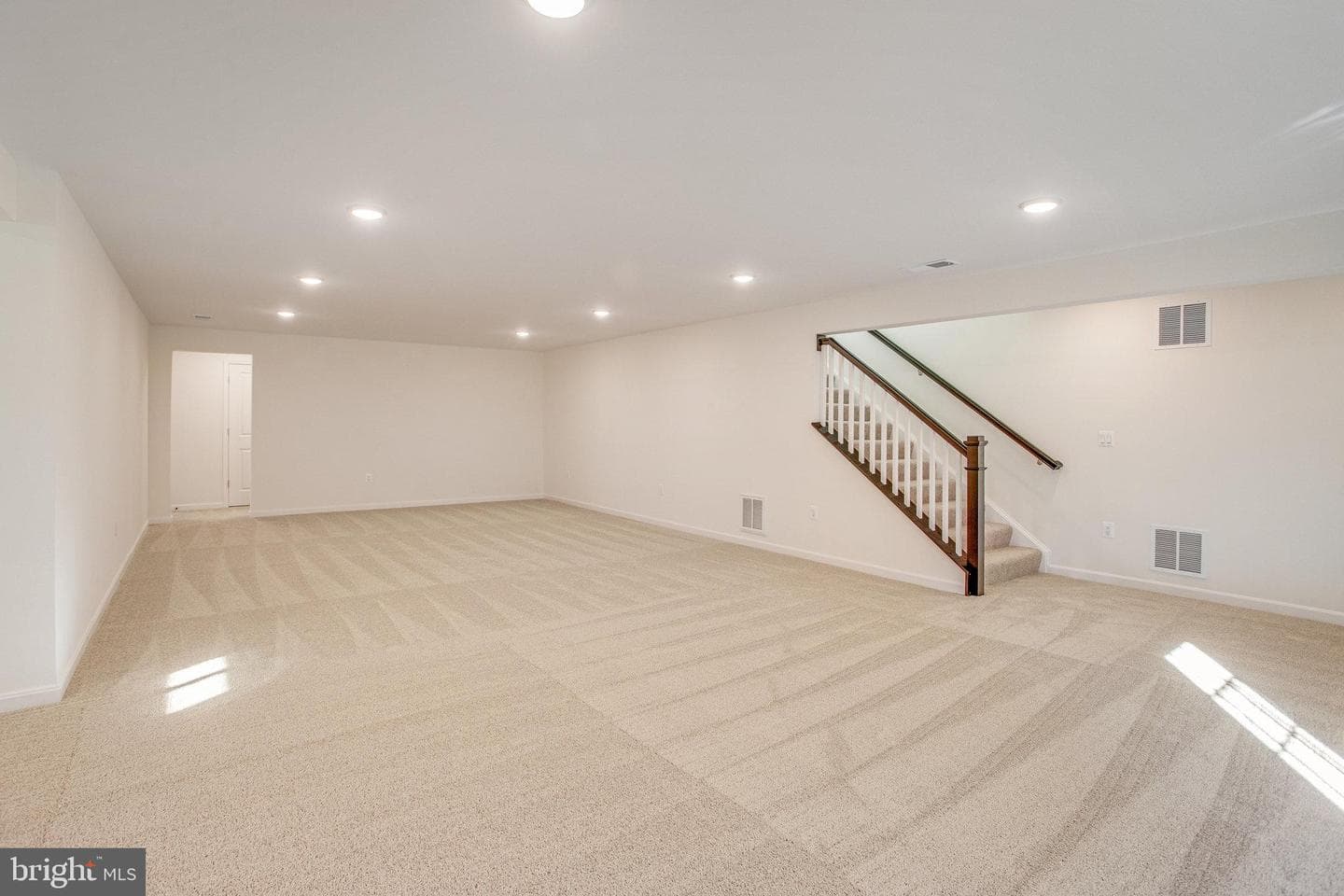 8515 Fleetwood Drive photo 34