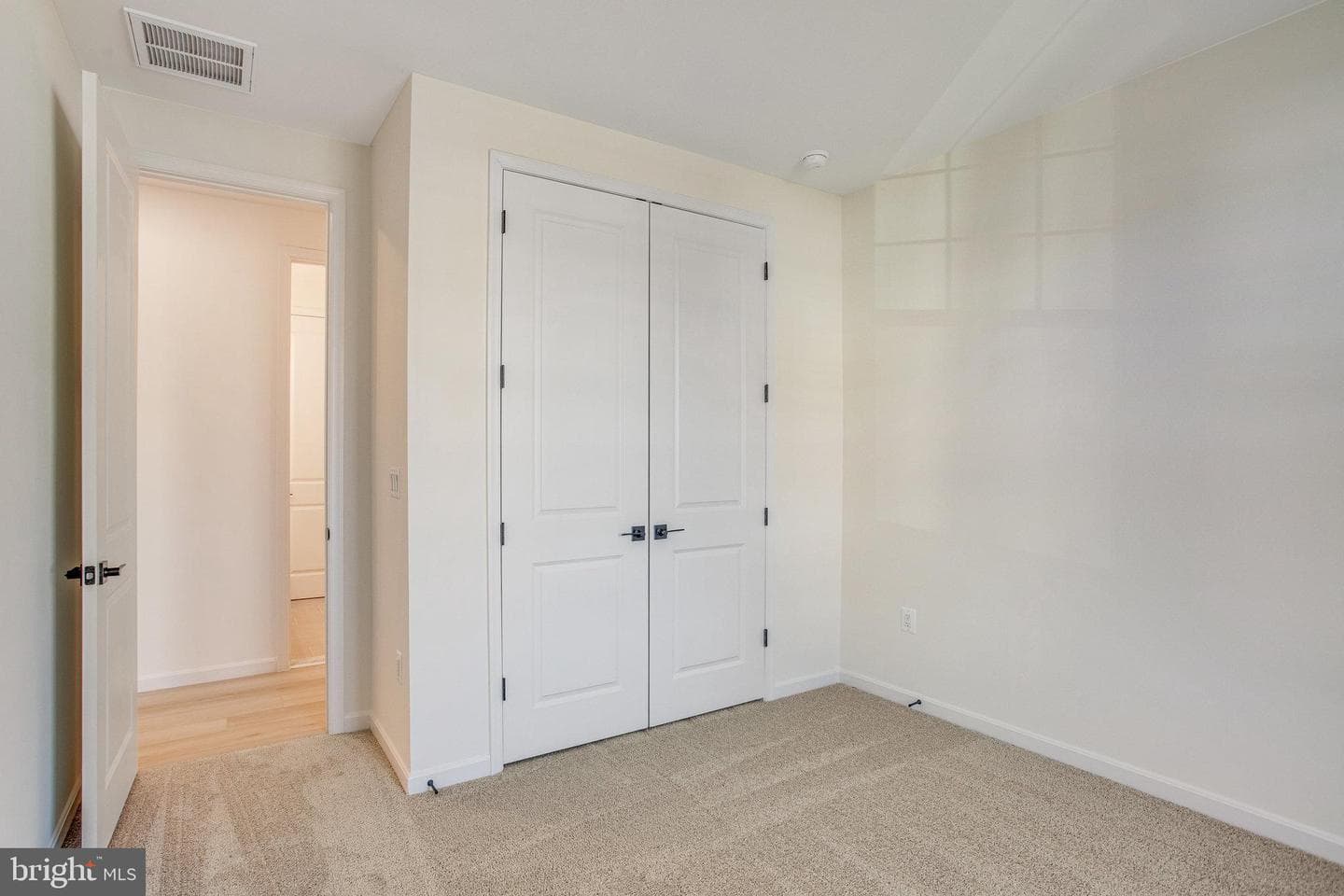 8515 Fleetwood Drive photo 9