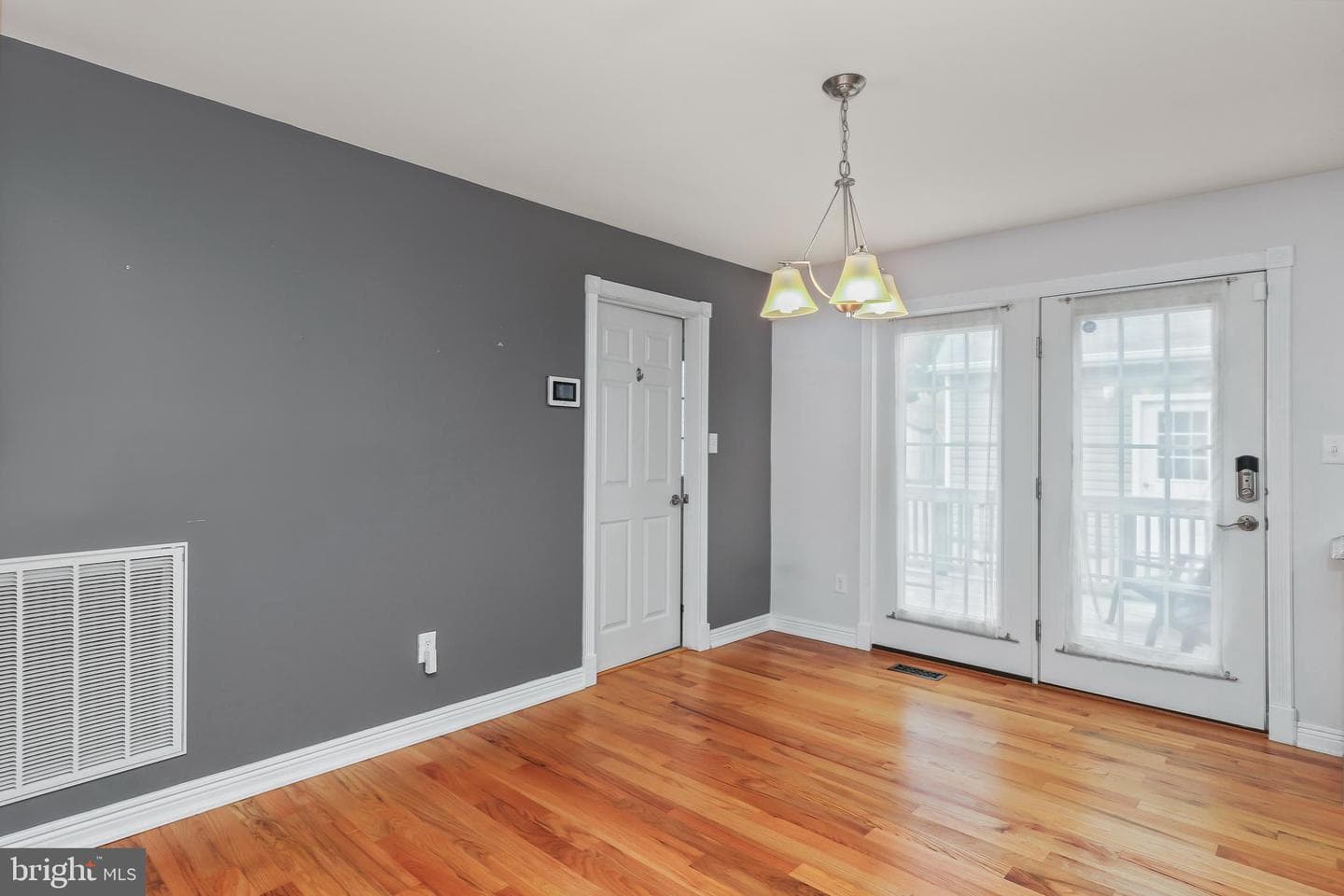 1211 Dewberry Drive photo 7