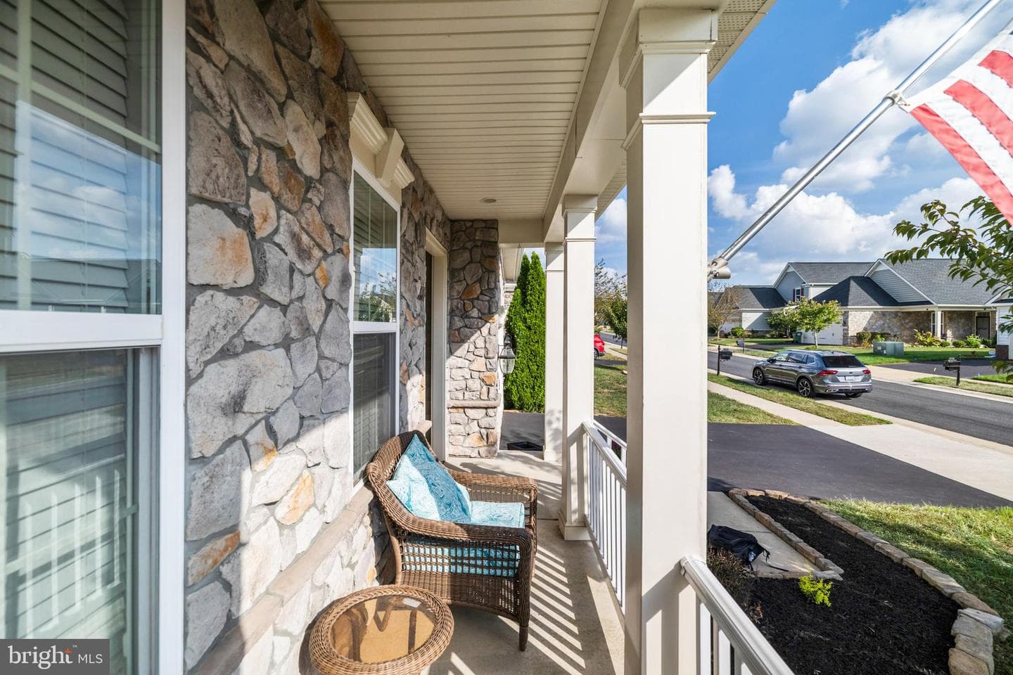 9723 Balls Bluff Drive photo 4
