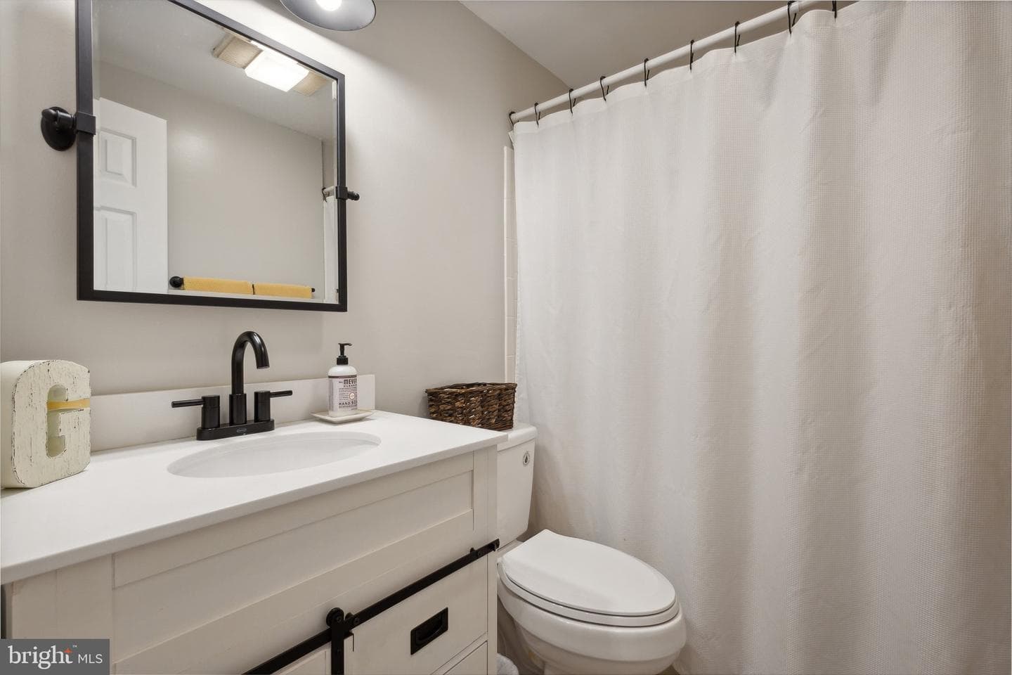 340 Albany Street photo 17