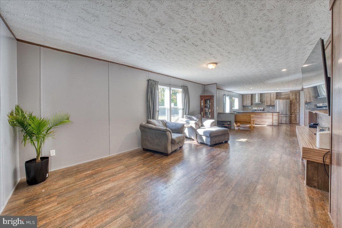 6823 Williams Lane photo 9