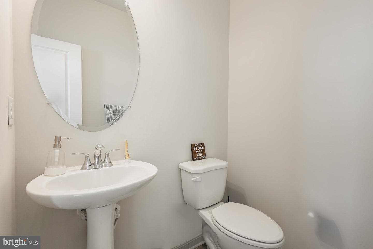 1801 Legacy Ln photo 12