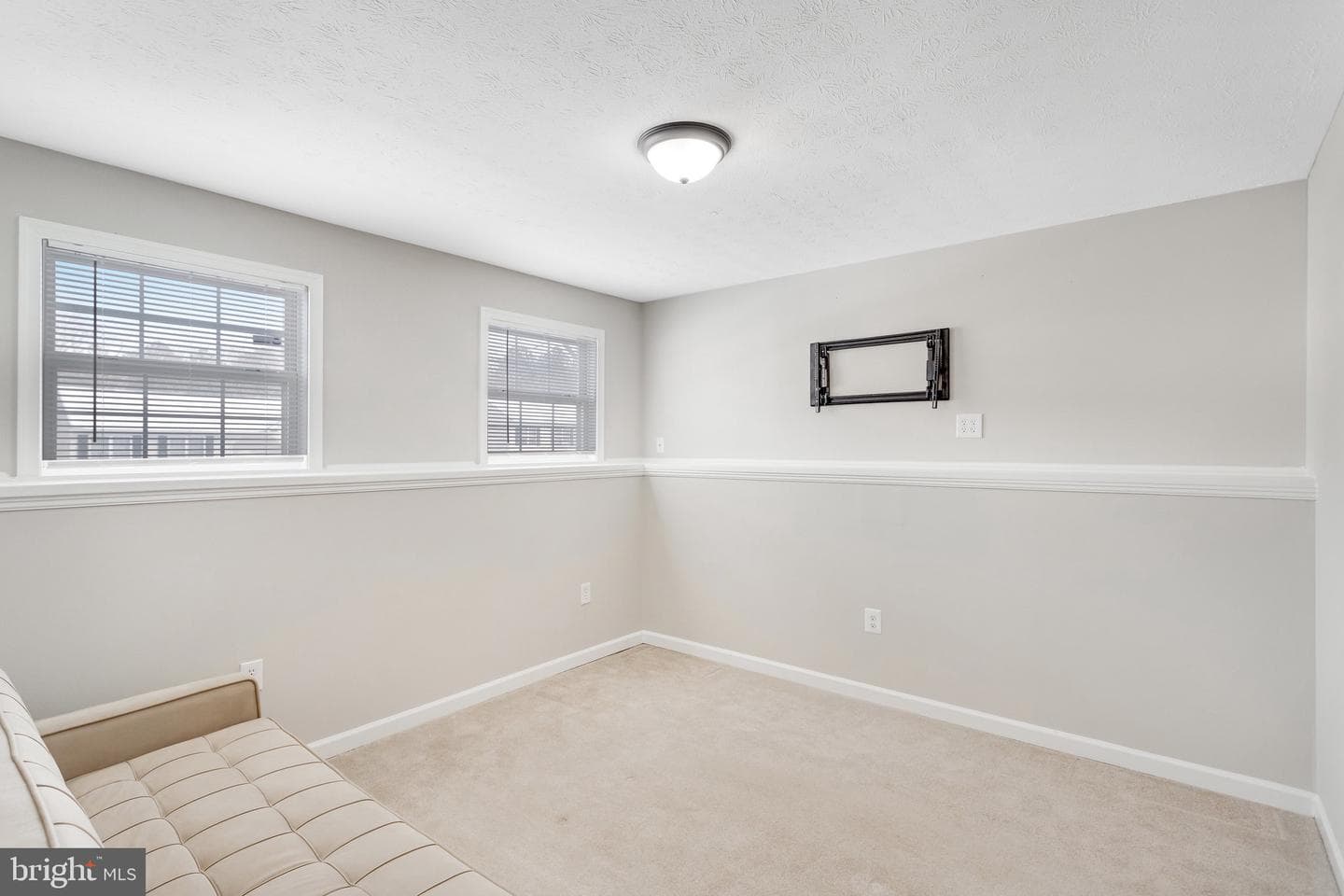 8704 Oldham Road photo 9