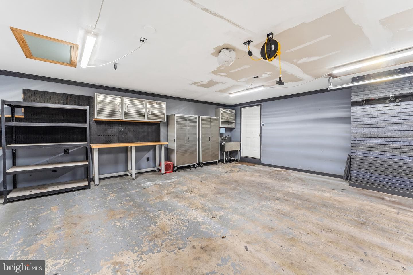 315 Albany Street photo 37