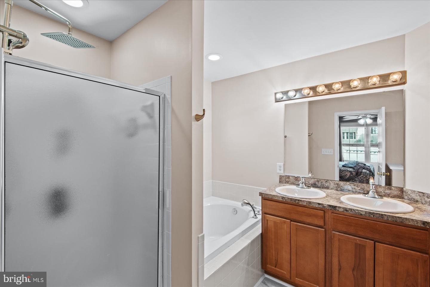 6822 Buck Lane photo 15