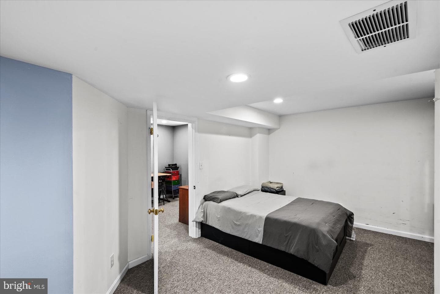 6822 Buck Lane photo 27