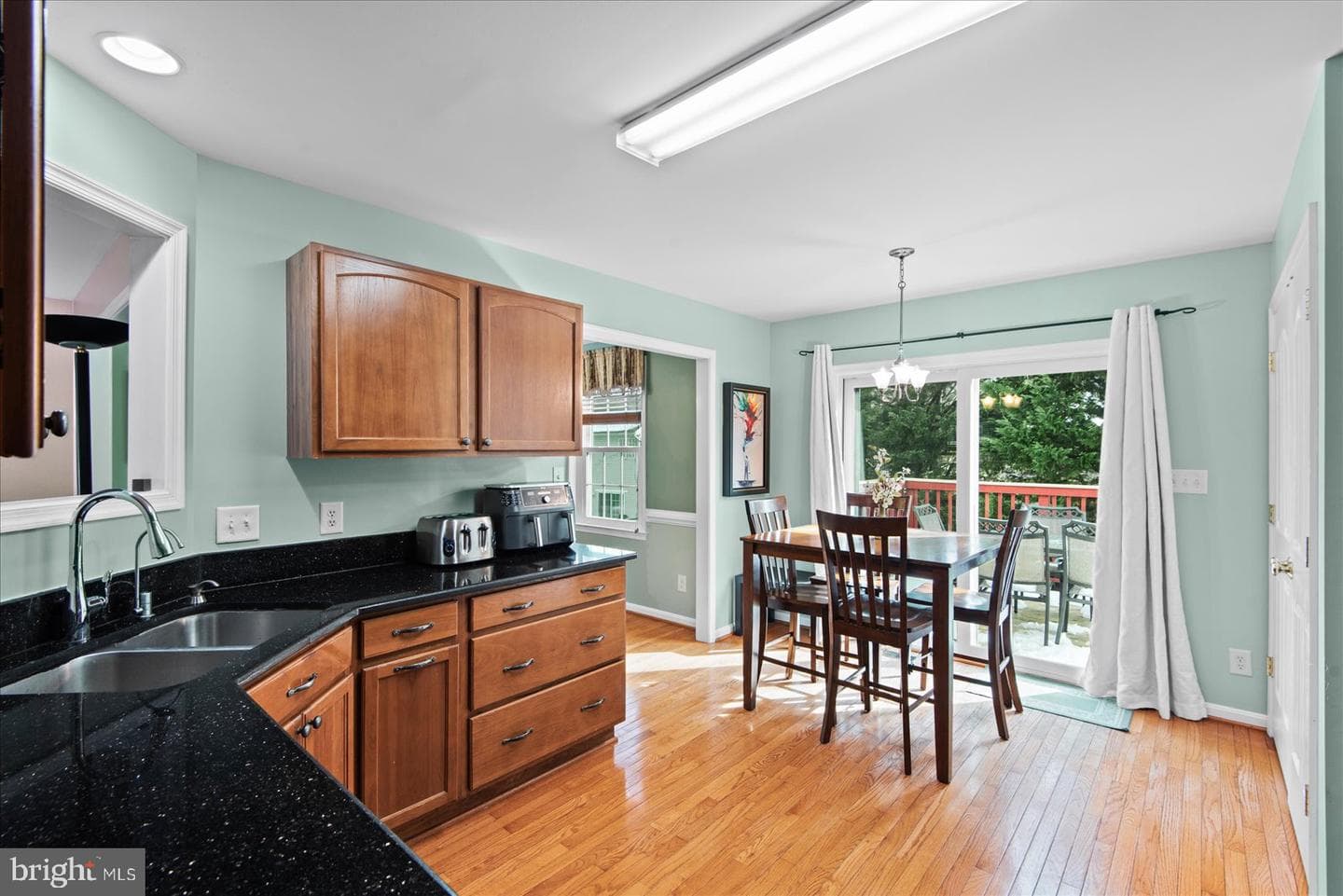 6822 Buck Lane photo 9