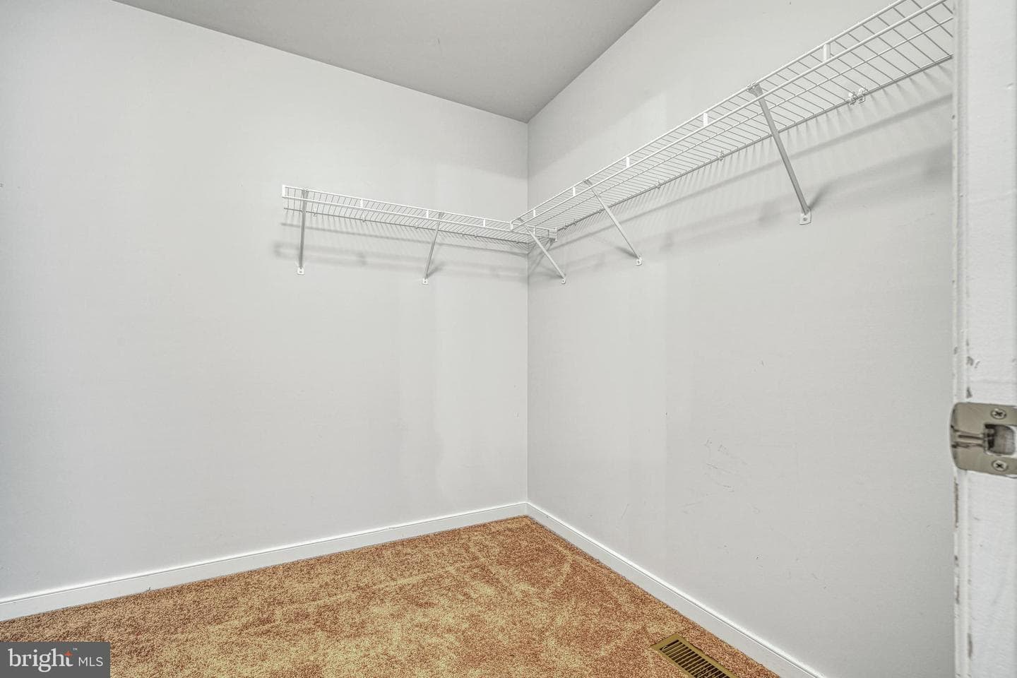 2513 Lakeside Woods Drive photo 28