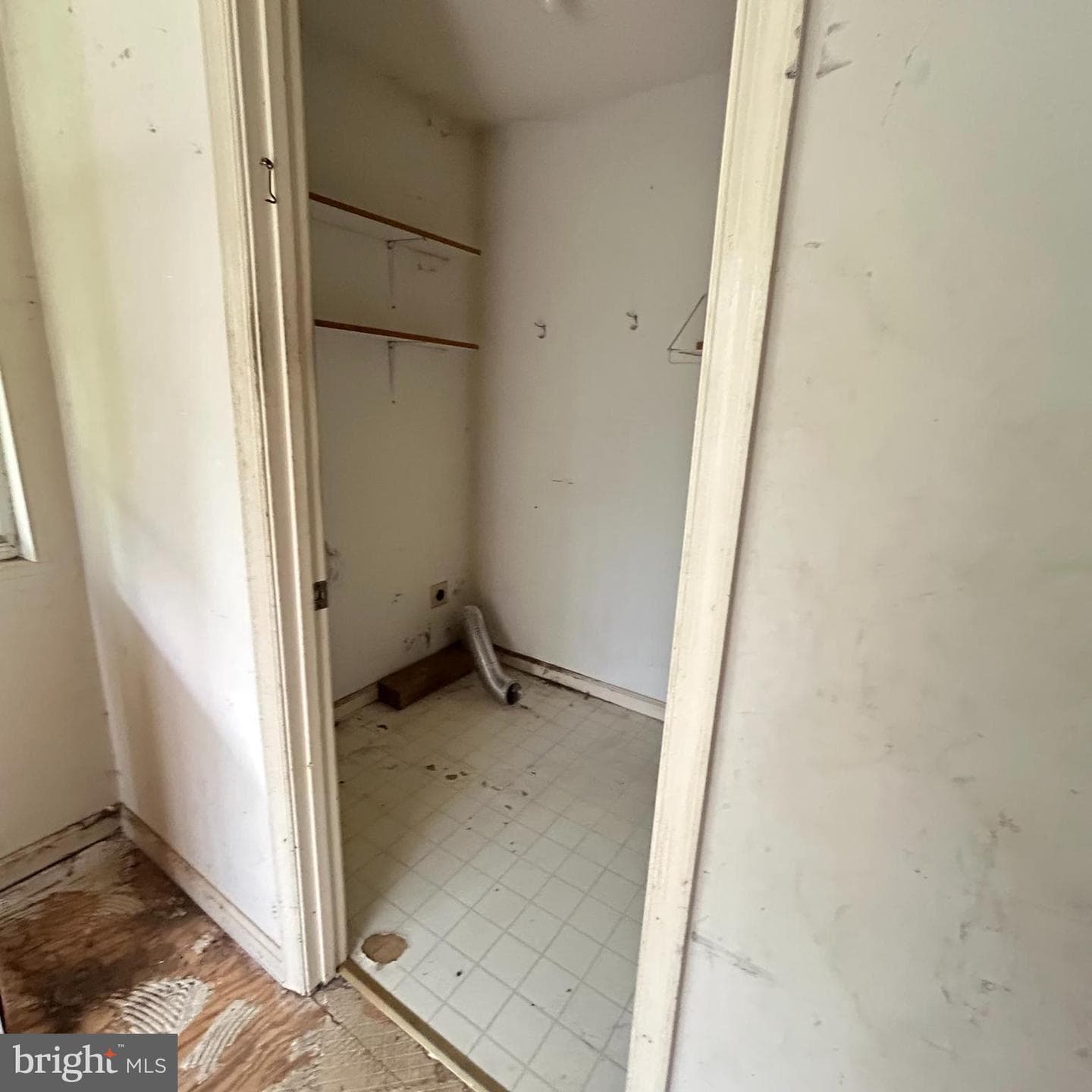 5915 Bradley Lane photo 11