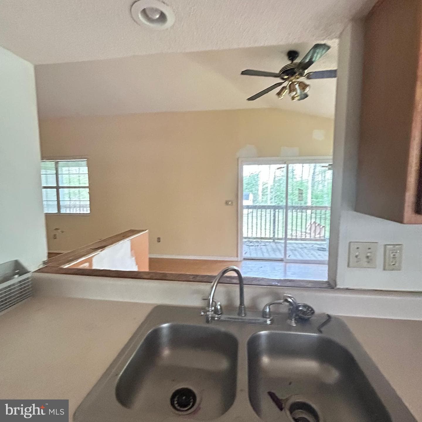 5915 Bradley Lane photo 9