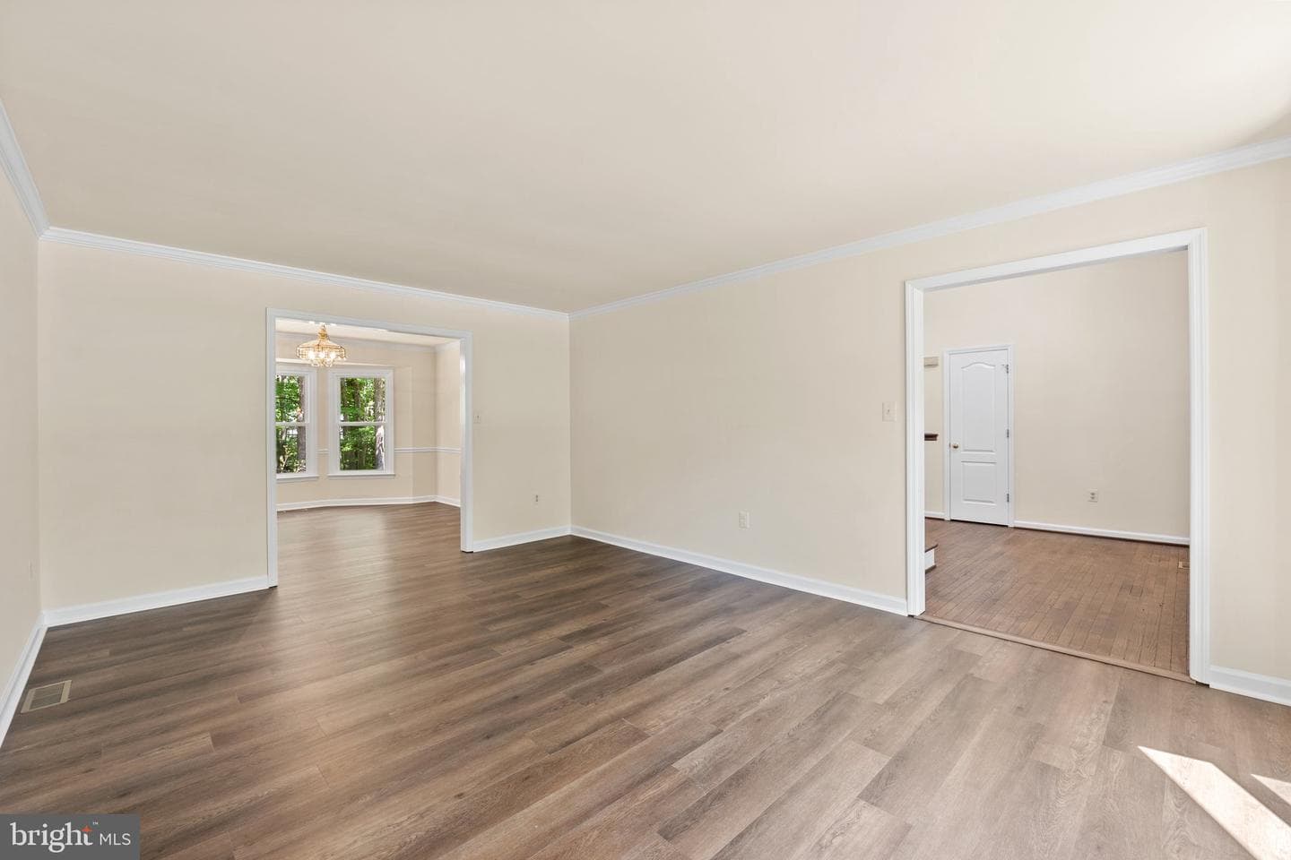 5015 Brookshire Court E photo 12