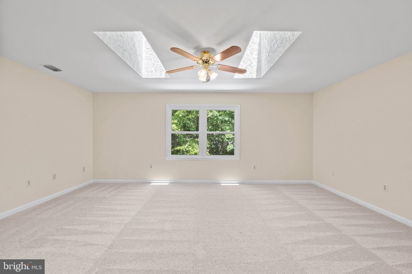 5015 Brookshire Court E photo 33