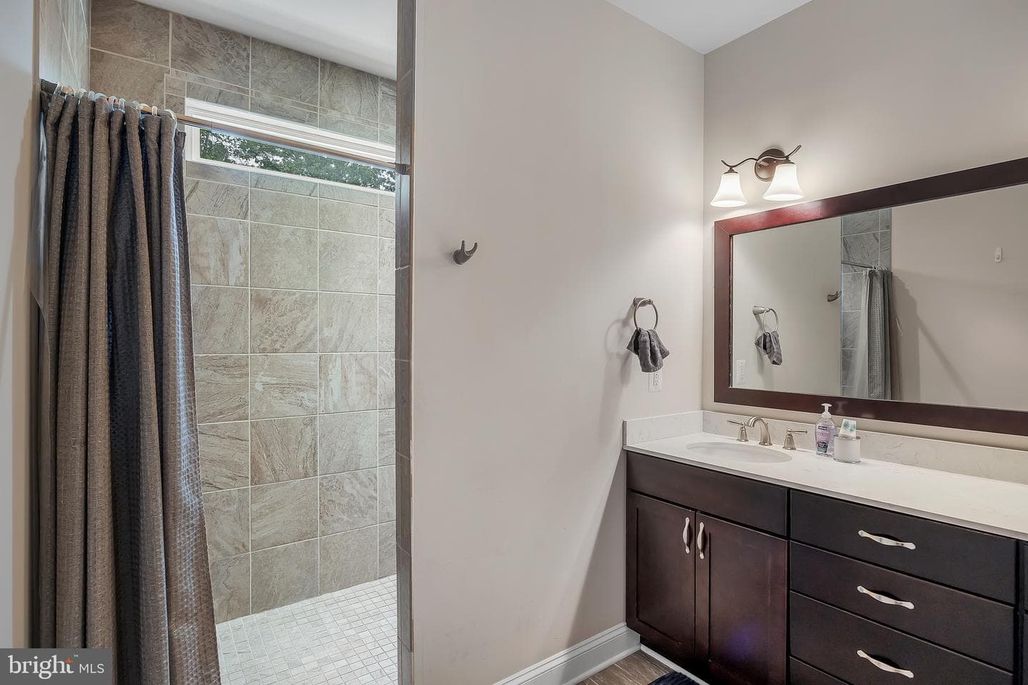 13328 Black Walnut Lane photo 18