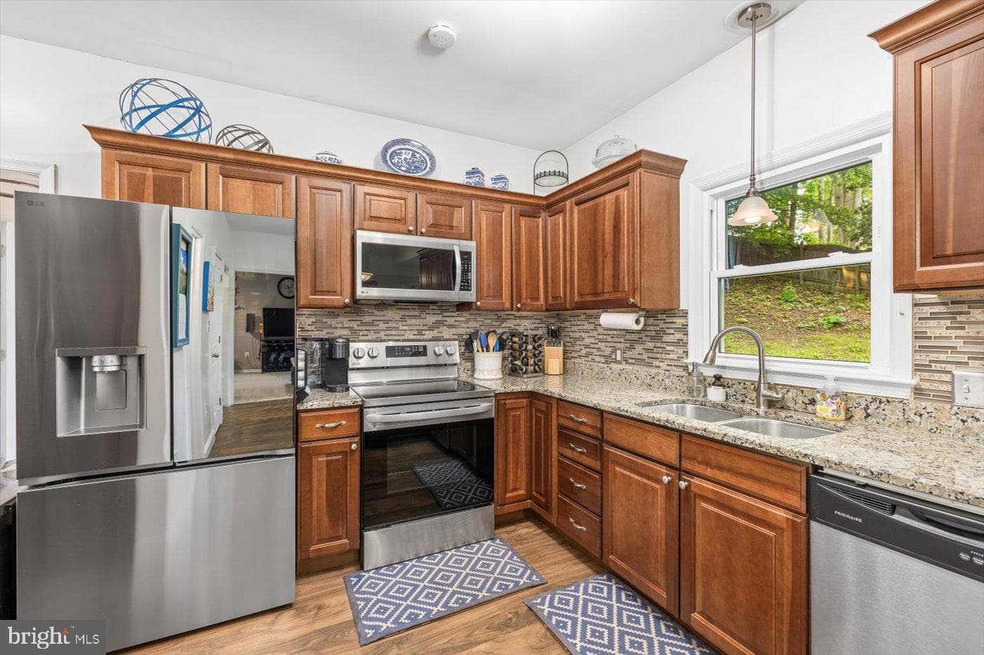 1218 Heatherbrook Court photo 4