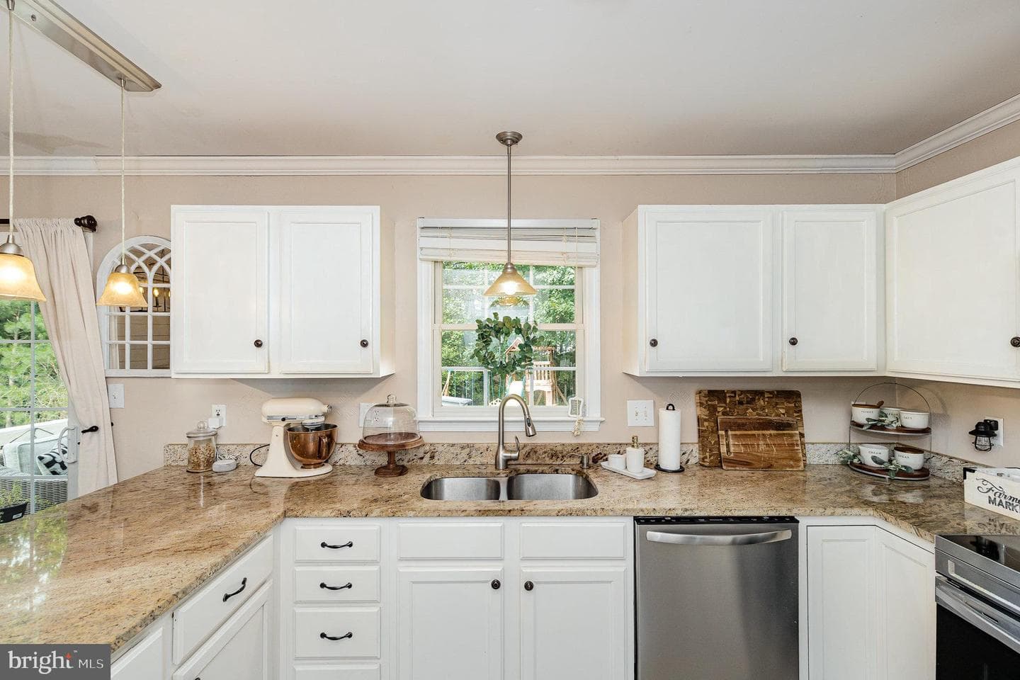4511 Cornwall Court photo 9