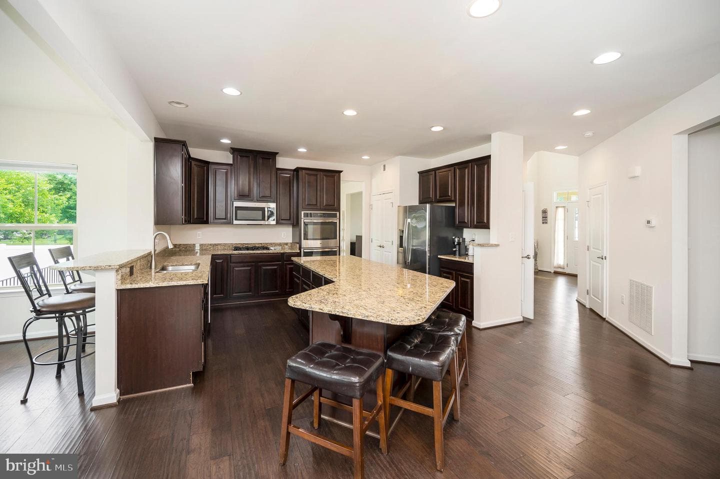 10512 Napoleon Street photo 17