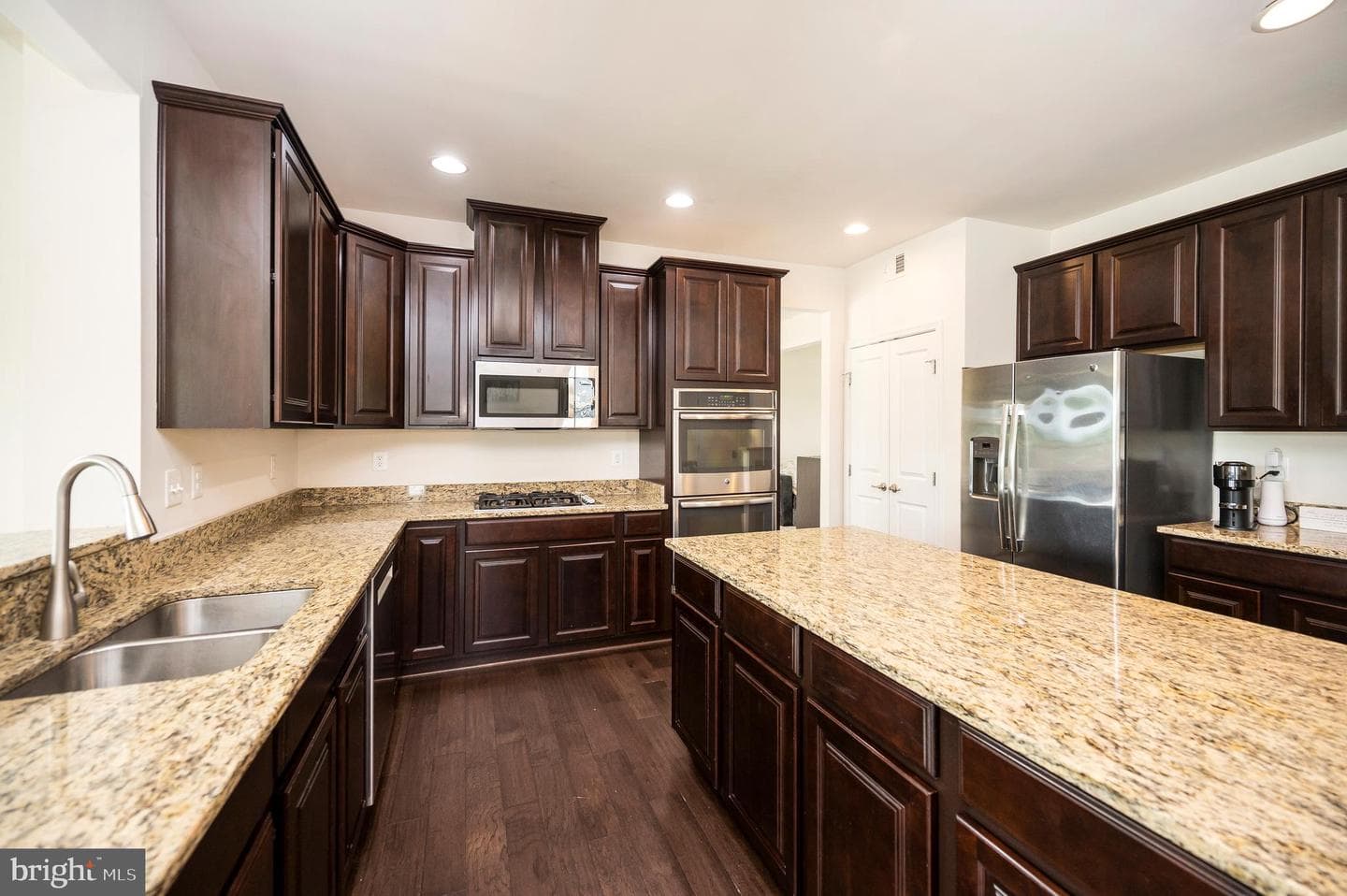 10512 Napoleon Street photo 18