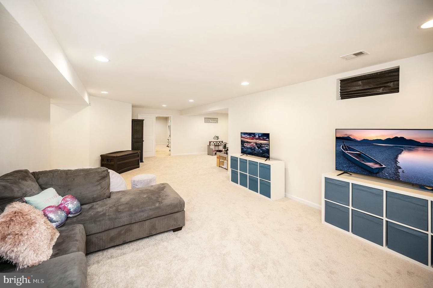 10512 Napoleon Street photo 51