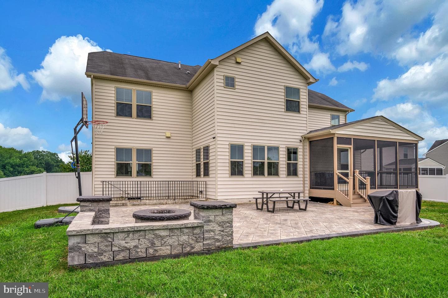 10512 Napoleon Street photo 57