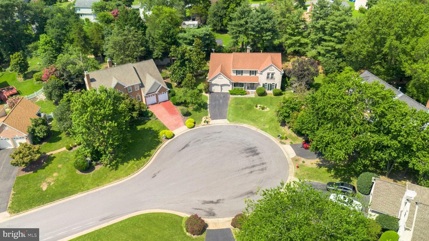 10404 Amherst Circle photo 4