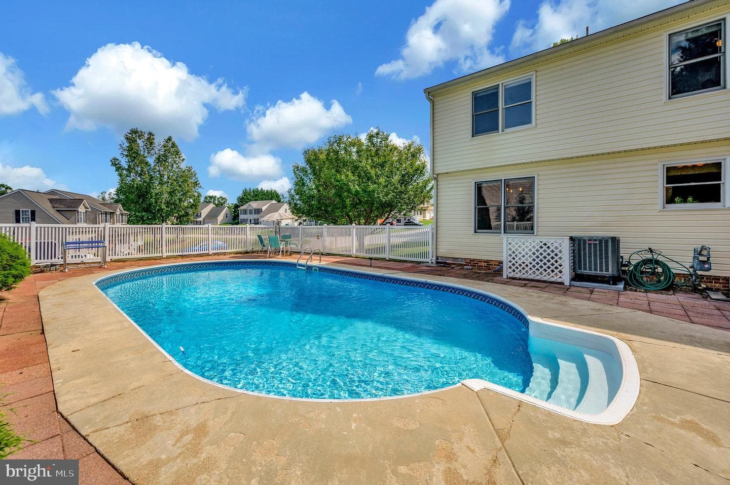 7500 Harvest Lane photo 35
