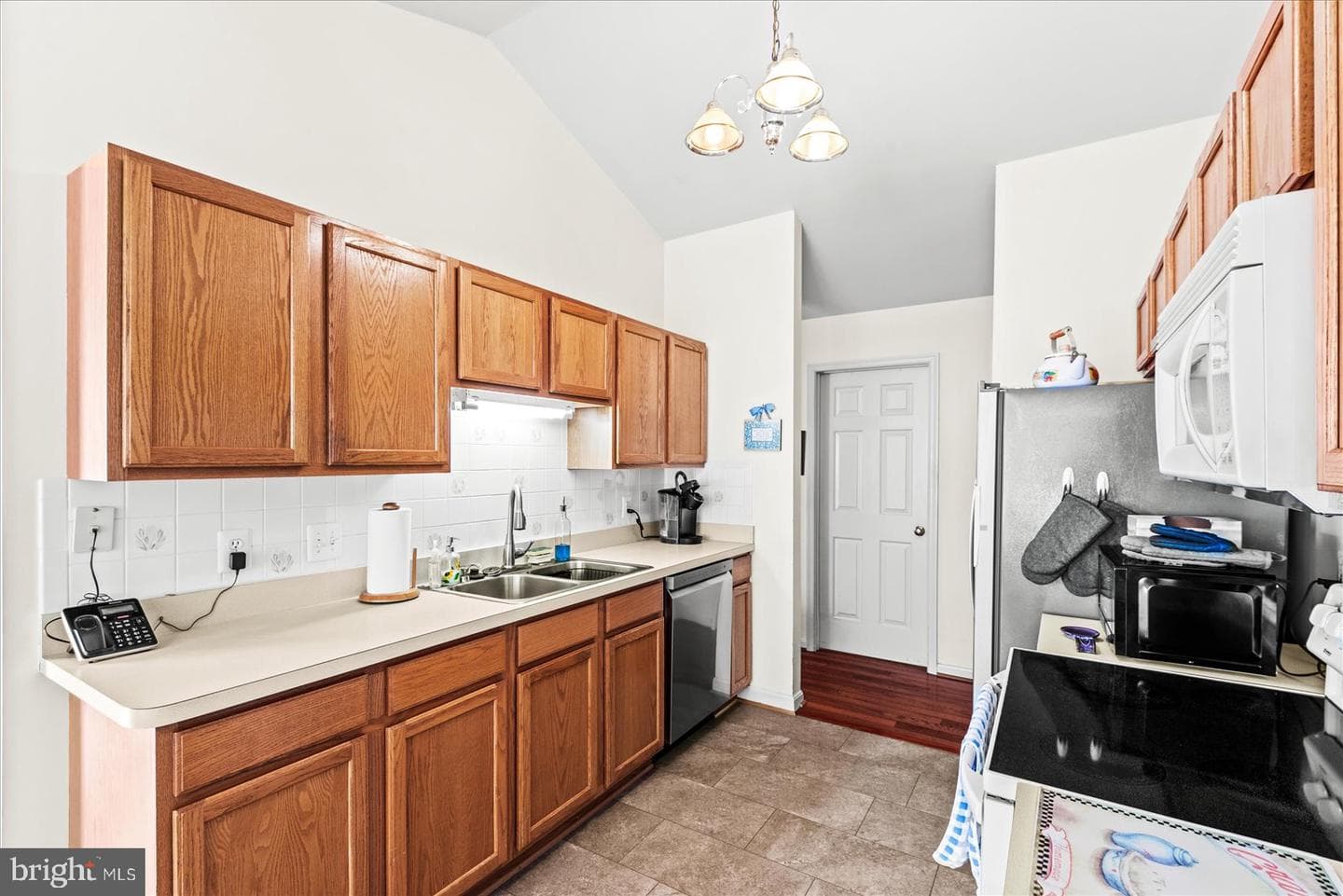 10415 Kings Cove Court photo 14