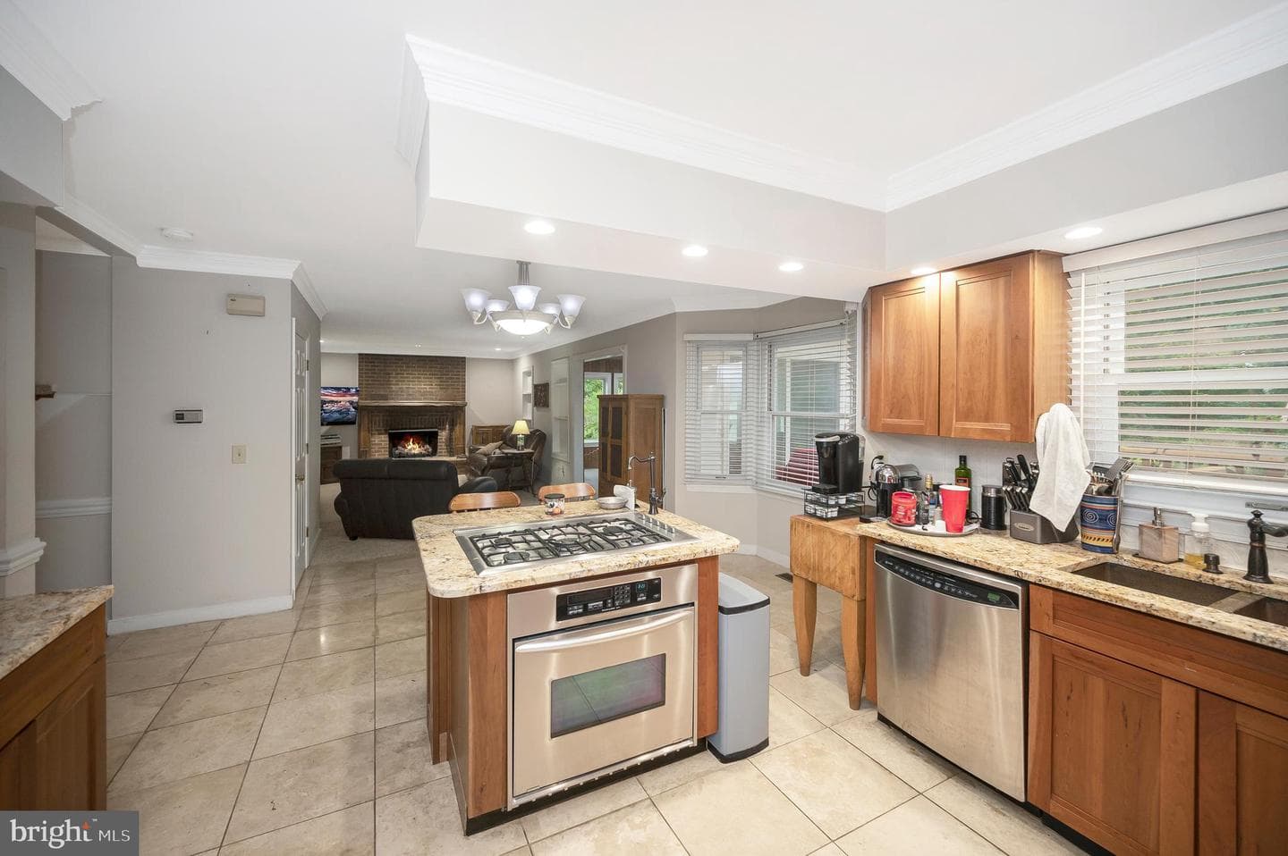 416 Whitecliff Drive photo 32