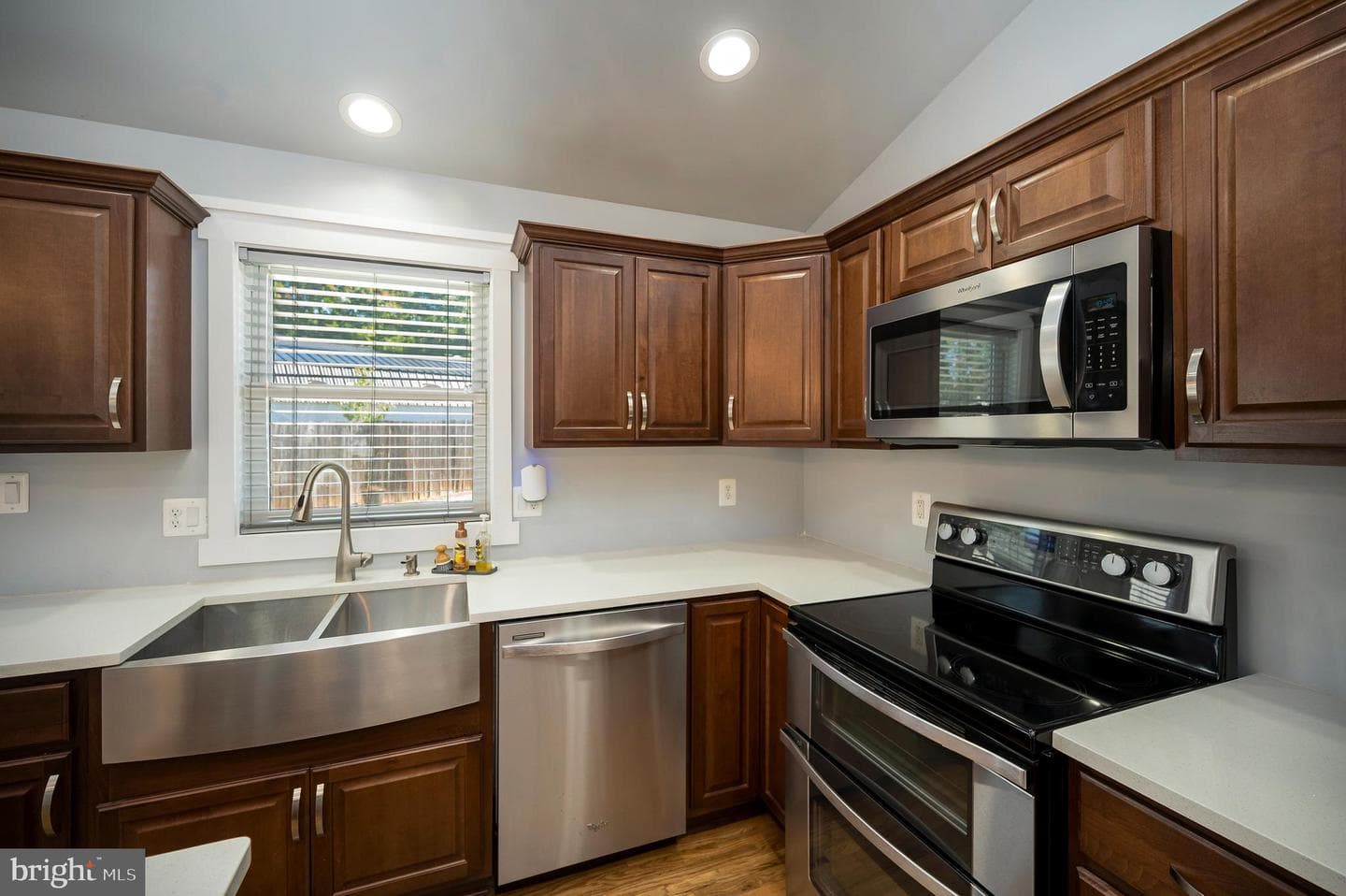 10906 Peach Tree Drive photo 16