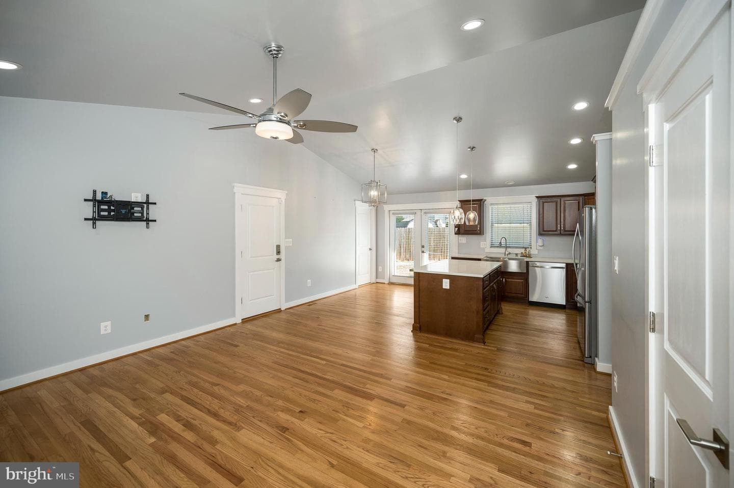 10906 Peach Tree Drive photo 4