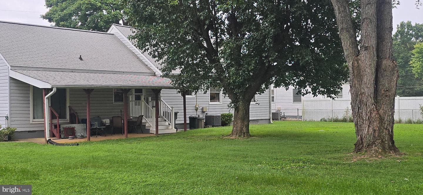 205 Hamilton Street photo 30