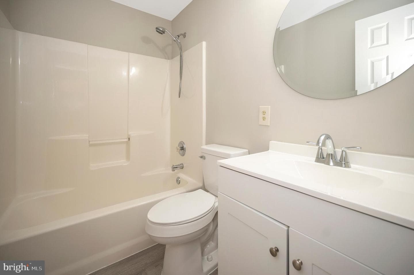 4310 Essex Court photo 54