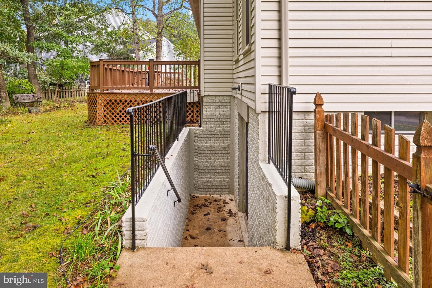 6100 Thayer Street photo 24