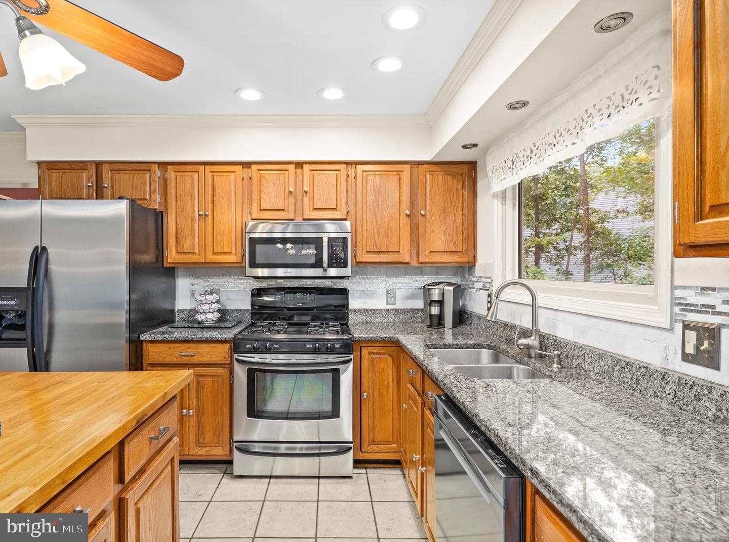 6100 Thayer Street photo 4