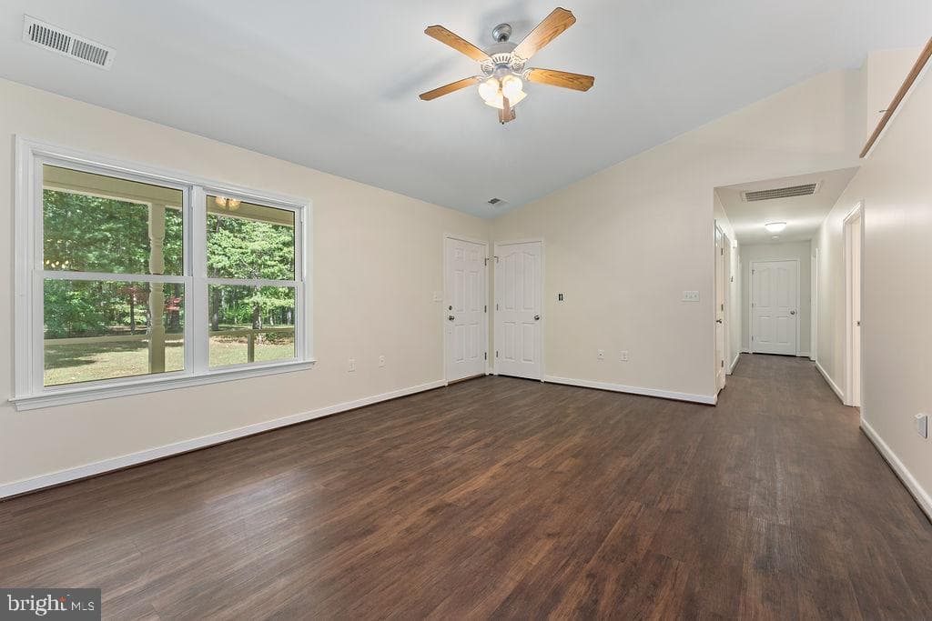 7525 Nyland Road photo 8