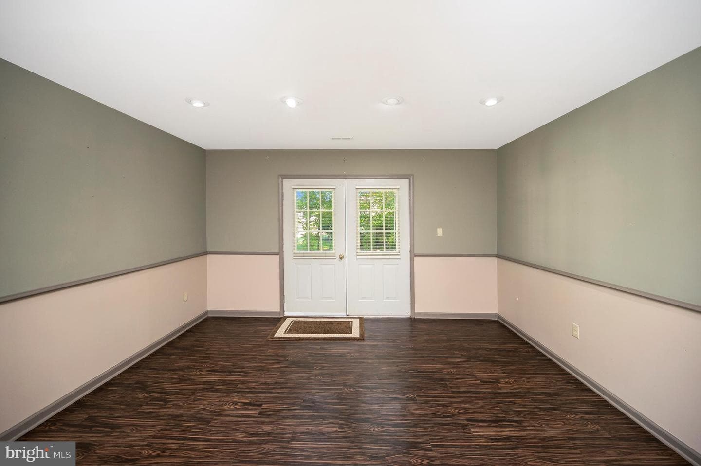 10219 Colechester Street photo 45