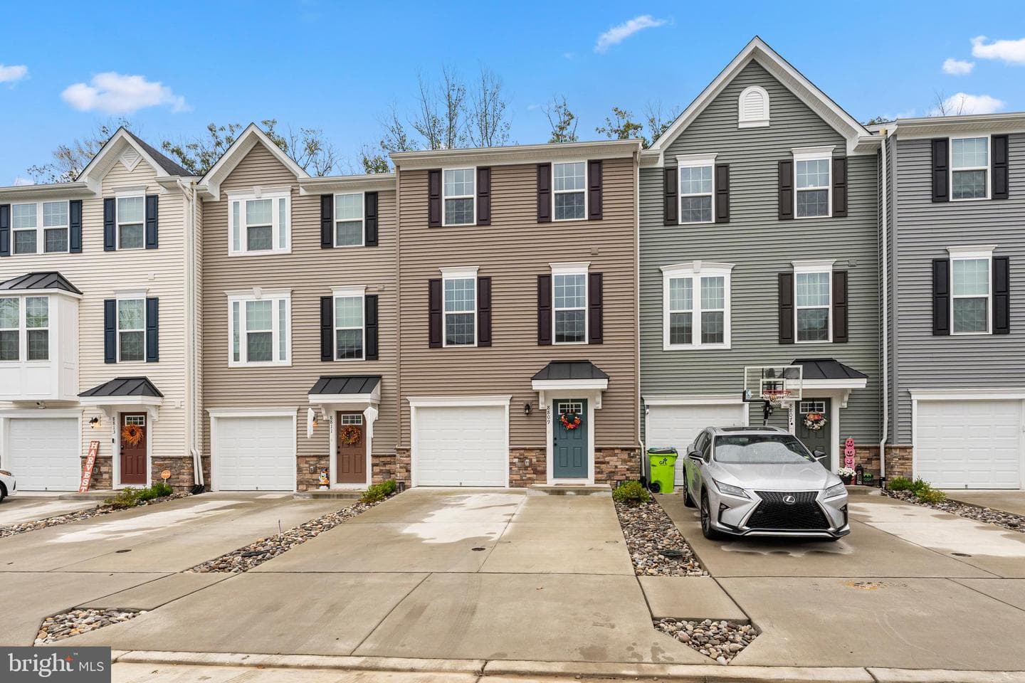 8809 Stevenson Lane photo 1