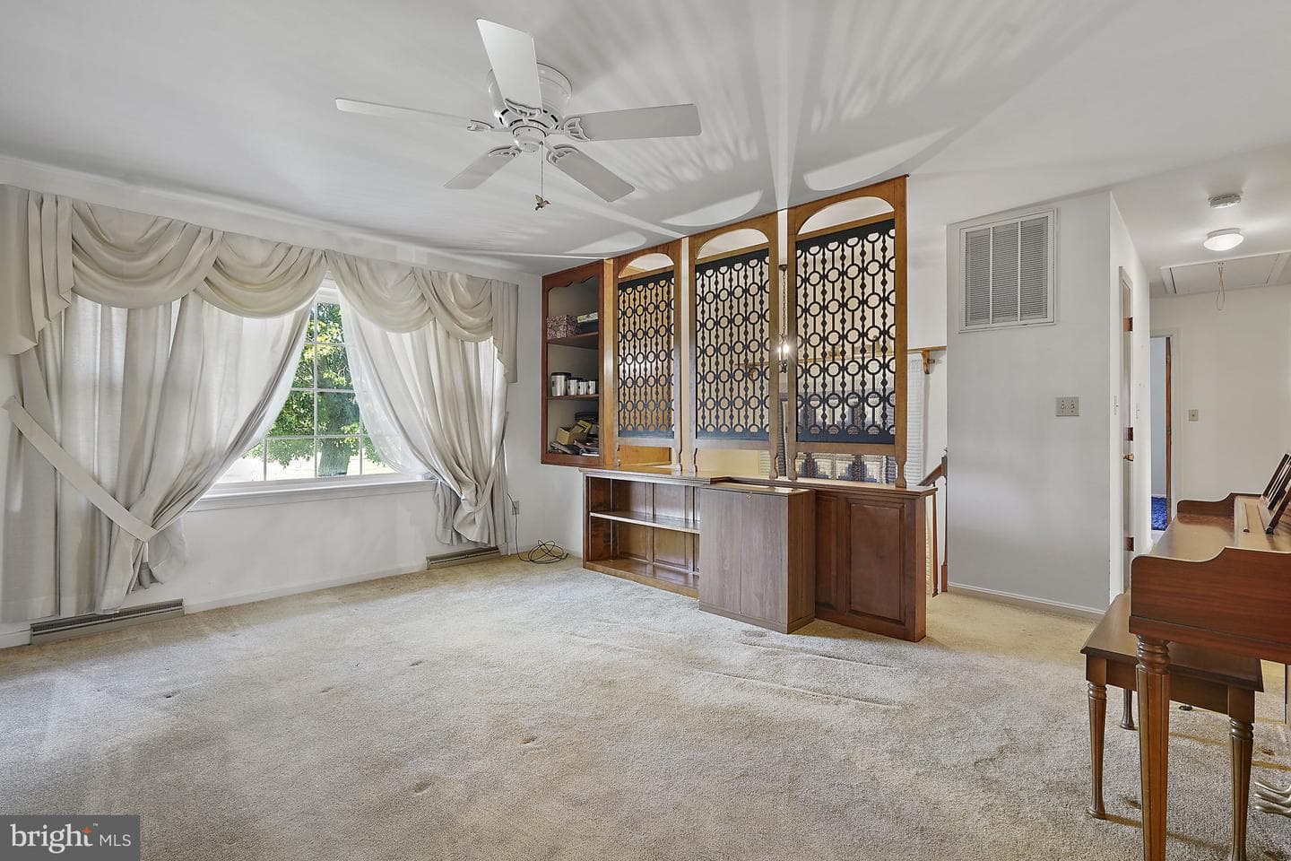 100 Lombardy Drive photo 15