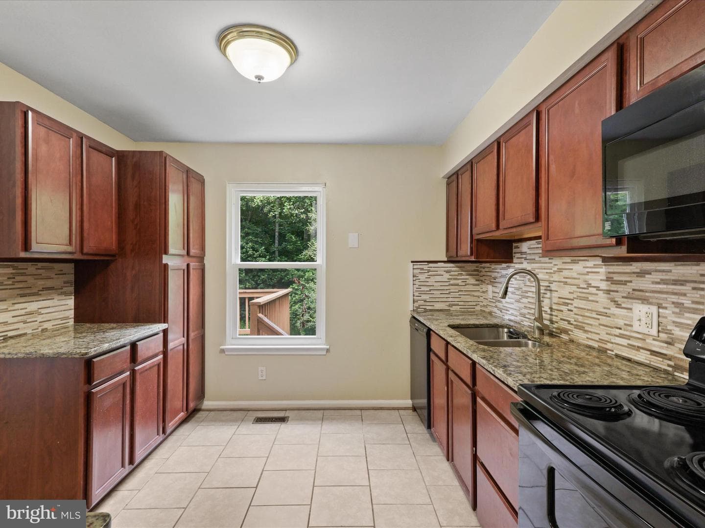 10611 Cobblestone Drive photo 2