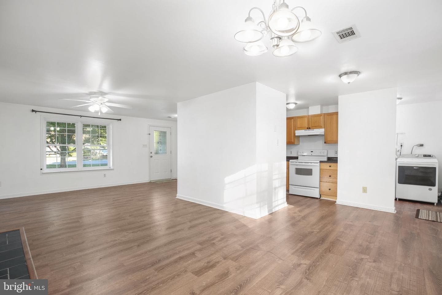 5522 Larch Street photo 7